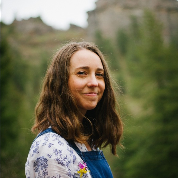 Meet your Posher, Sierra - Picture 2 of 2